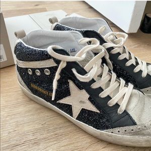 Black golden goose mid stars